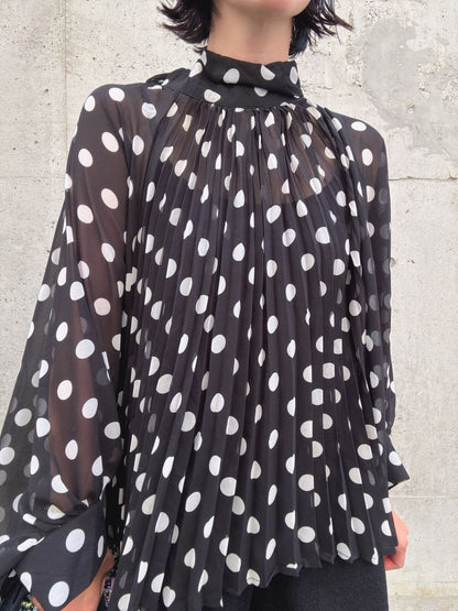 dot gather pleats blouse