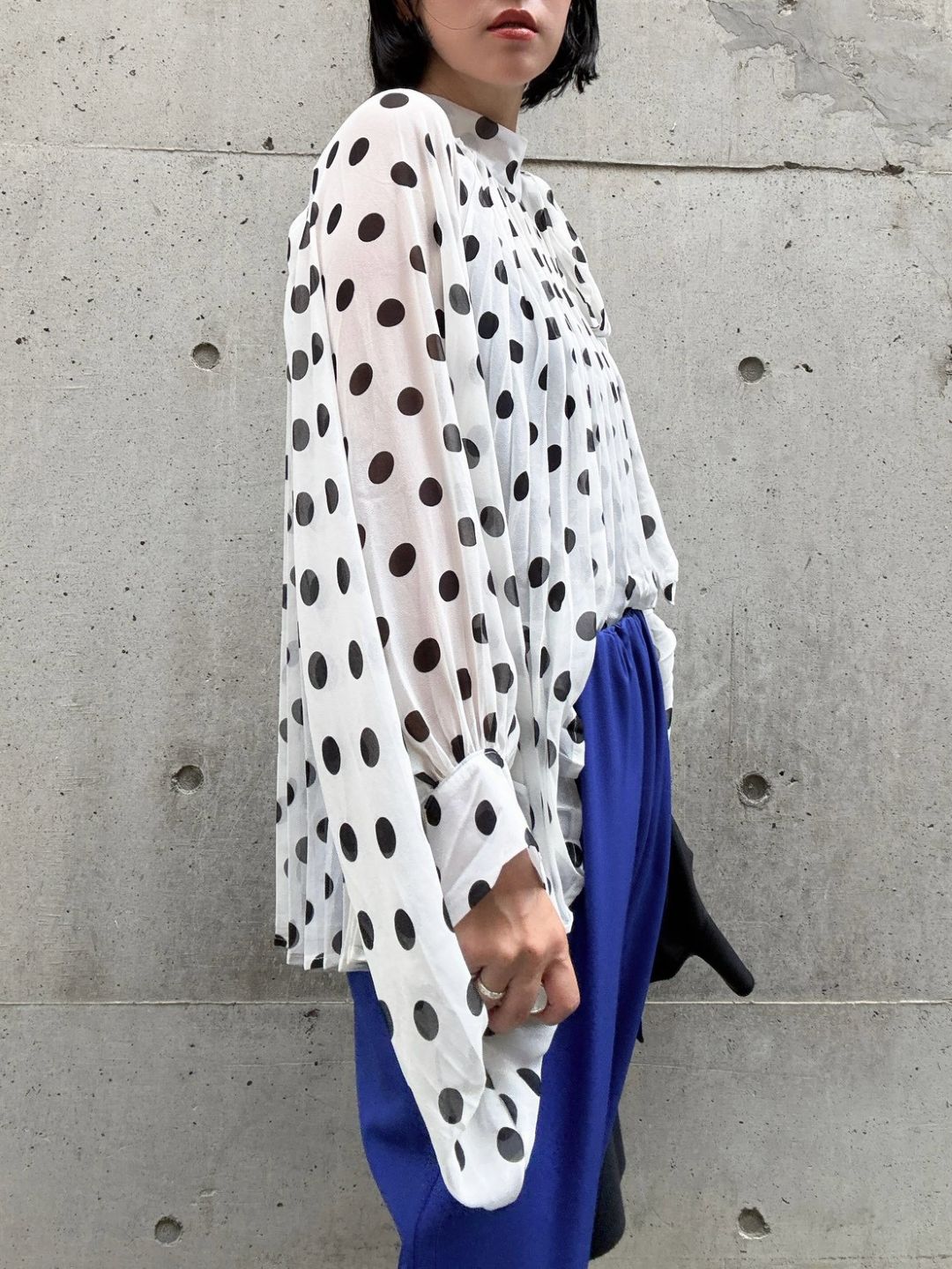 dot gather pleats blouse