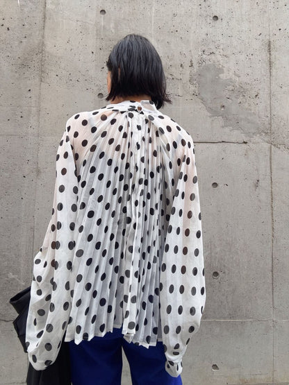 dot gather pleats blouse