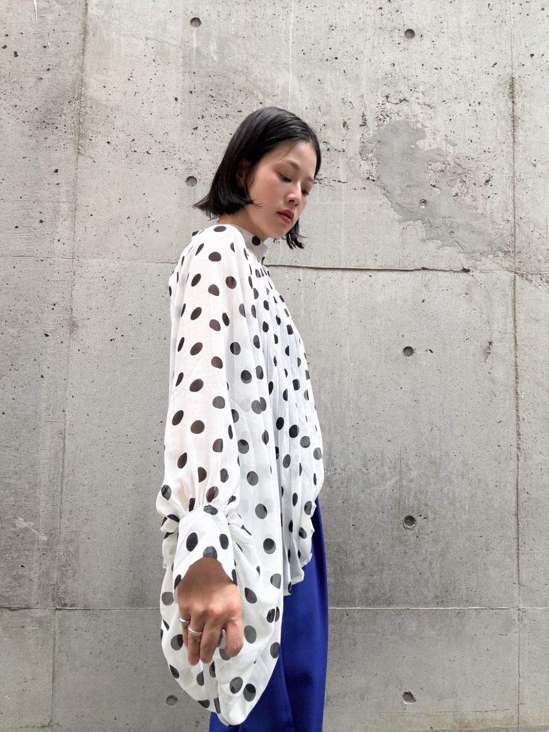 dot gather pleats blouse