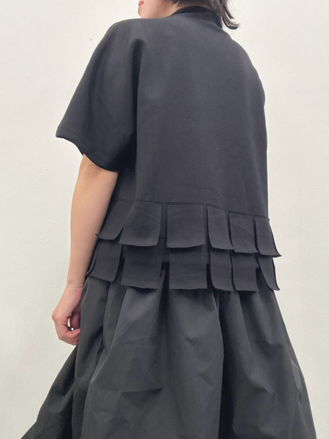 tab detail highneck Tshirt