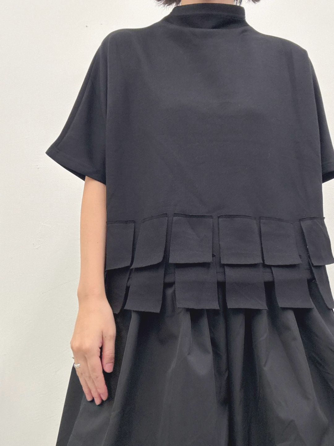 tab detail highneck Tshirt