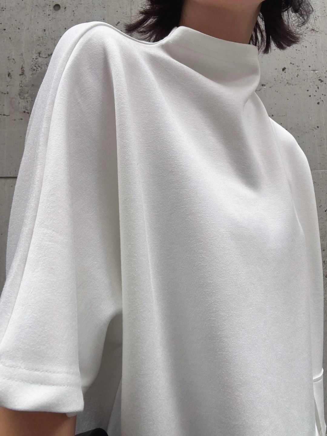 tab detail highneck Tshirt
