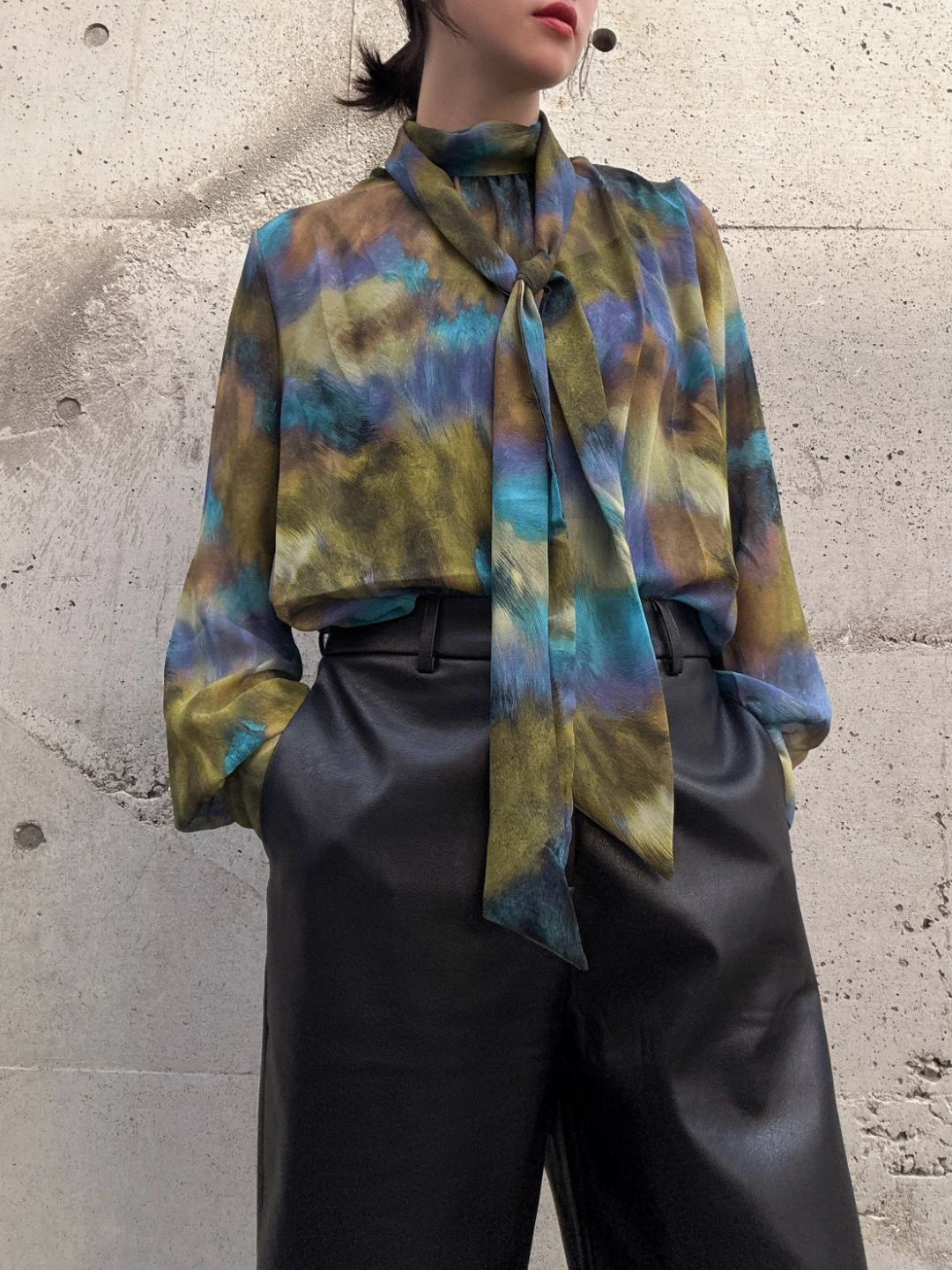 artistic print bow-tie blouse