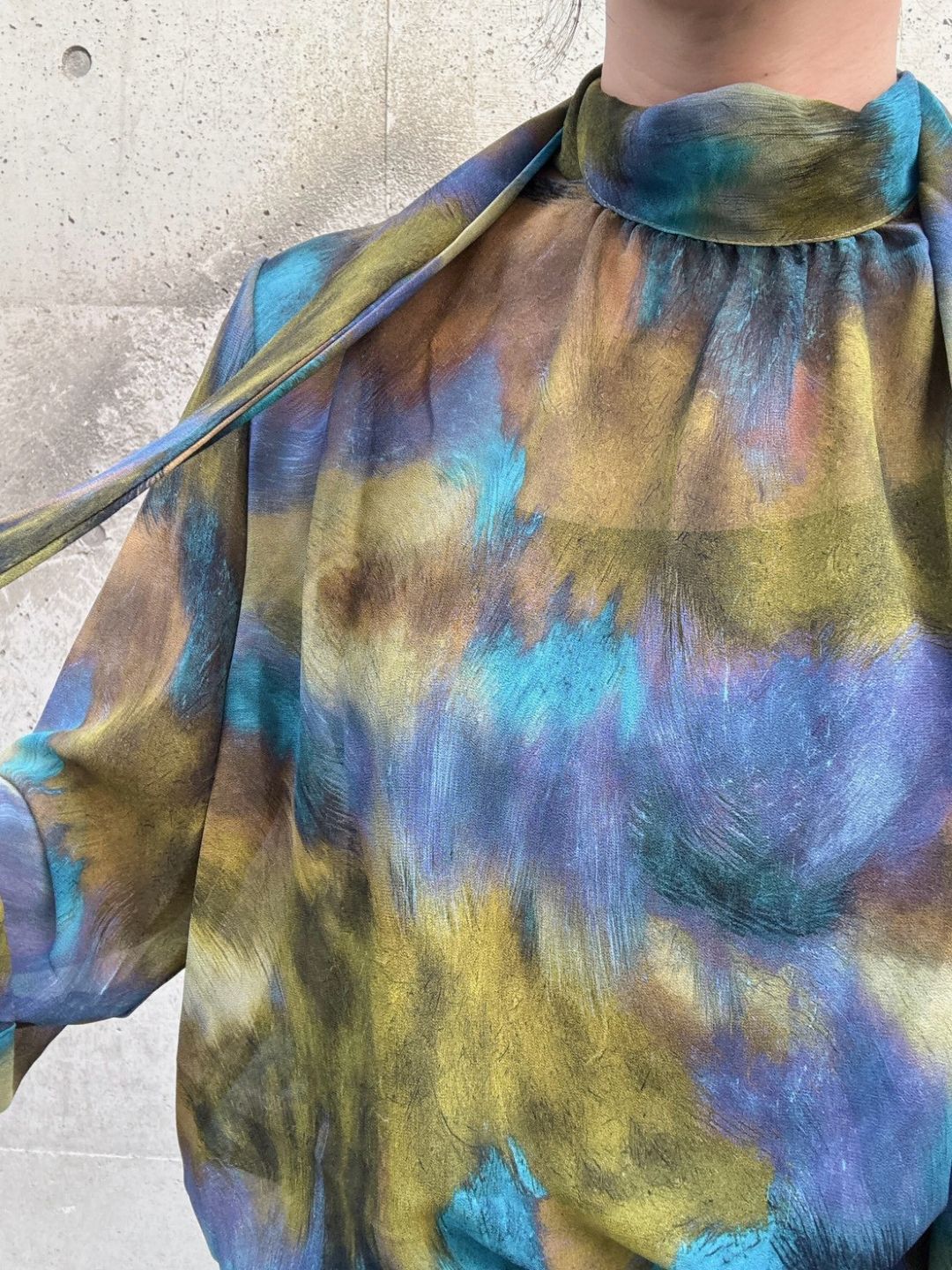 artistic print bow-tie blouse