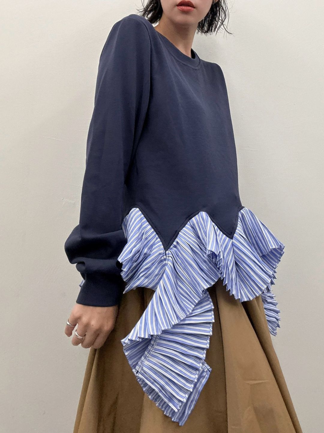 frill docking pullover