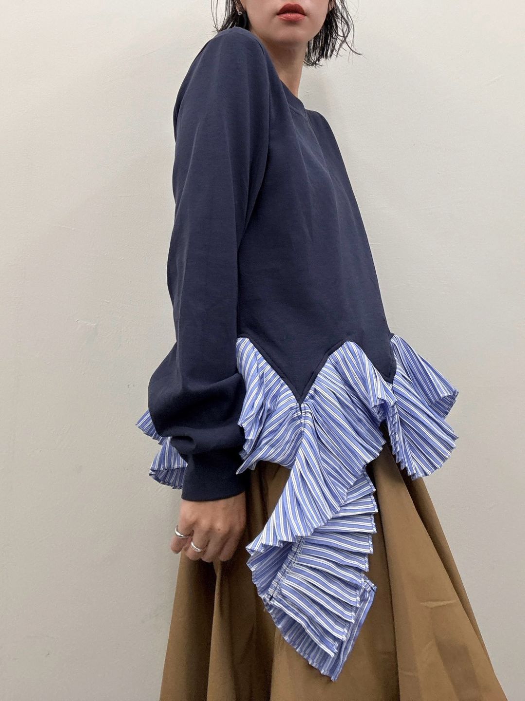 frill docking pullover