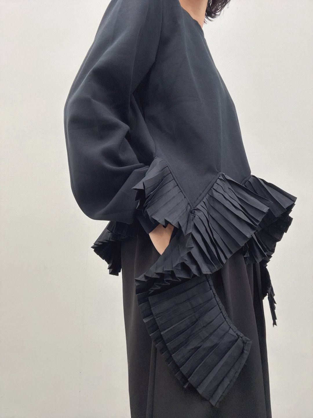frill docking pullover
