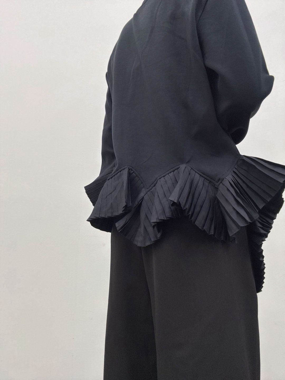 frill docking pullover
