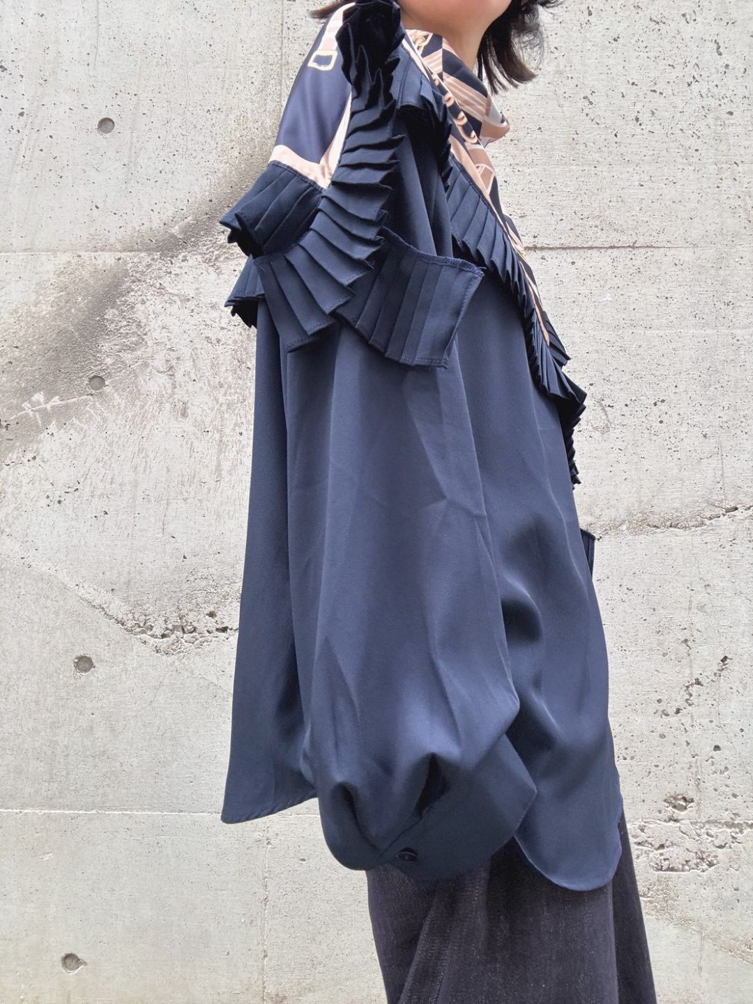 scarf pleats blouse