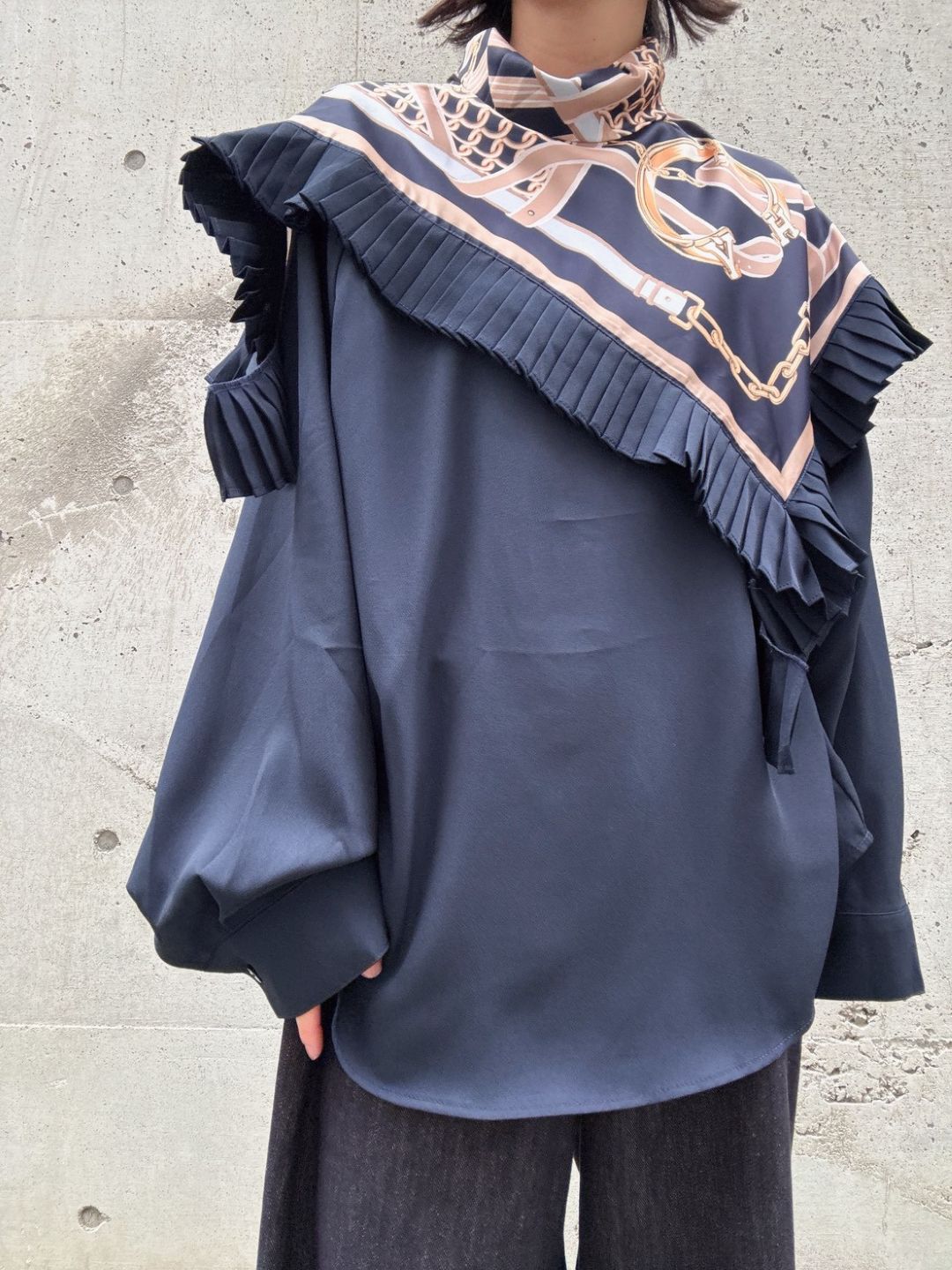 scarf pleats blouse