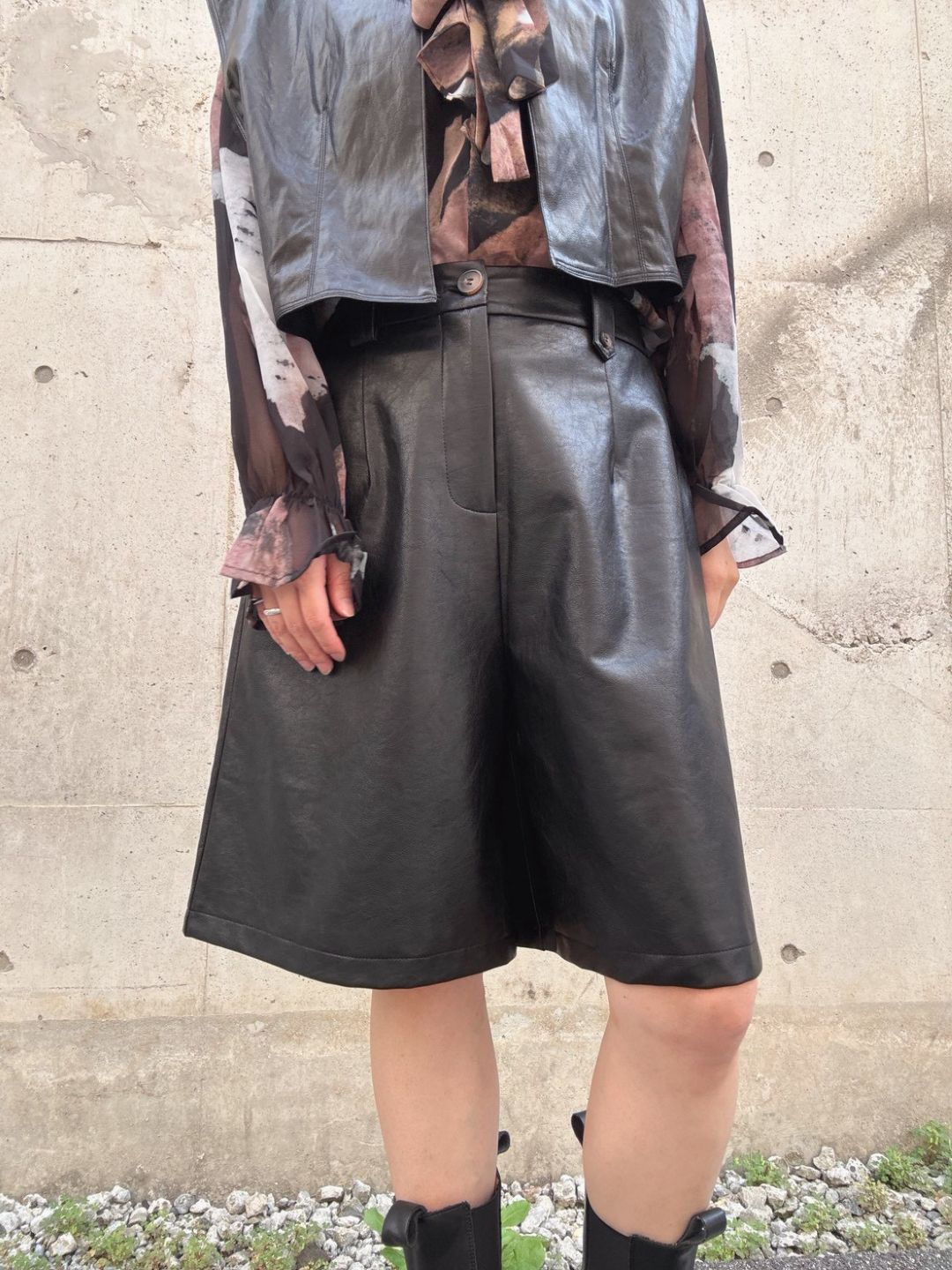 pvc leather half pants