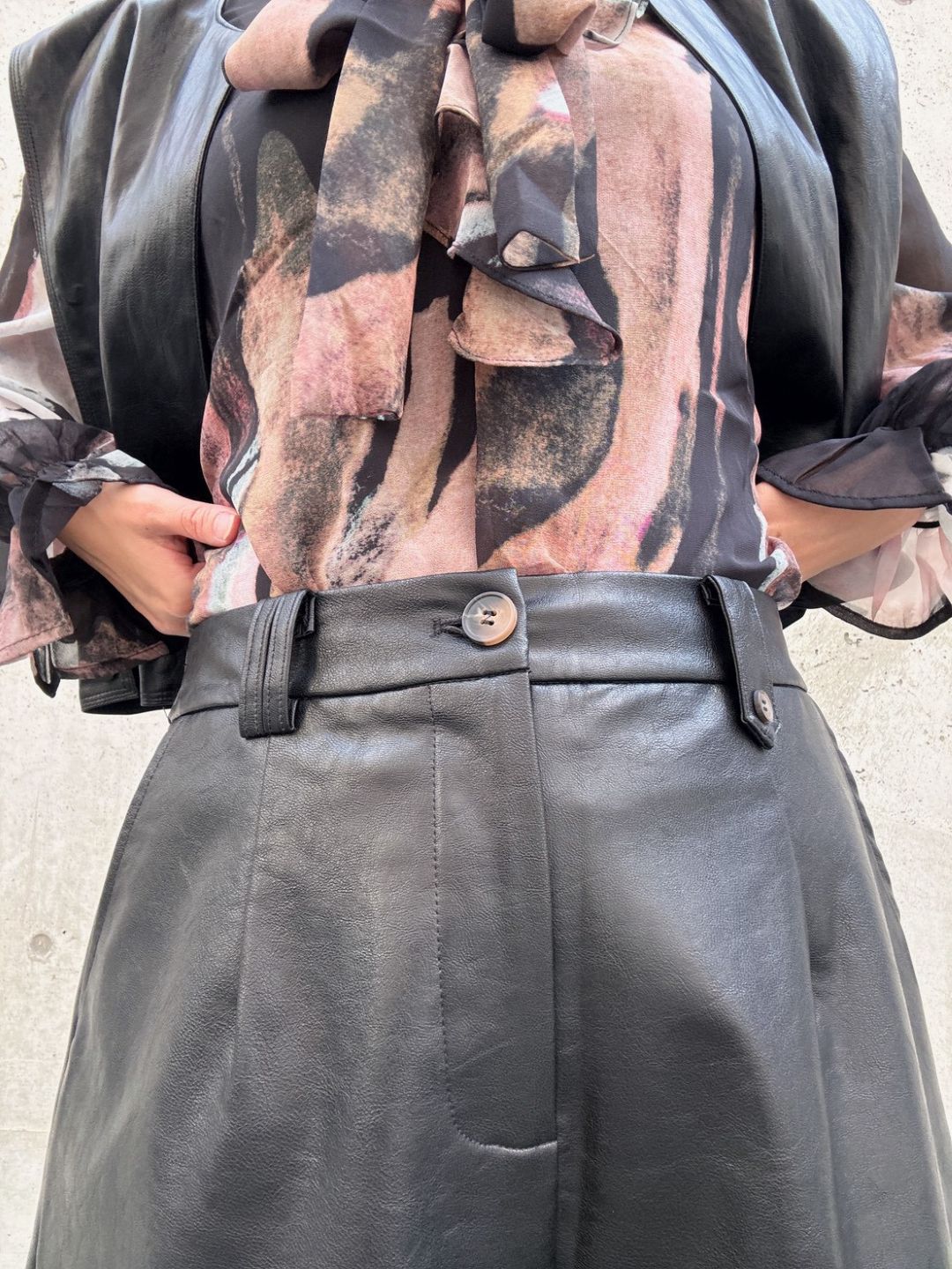 pvc leather half pants