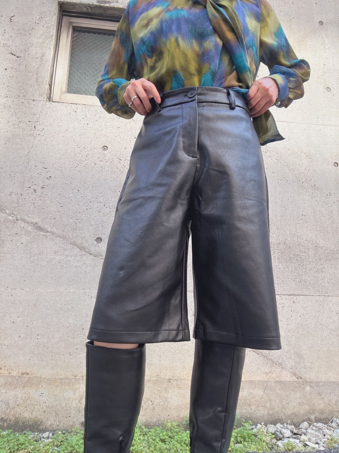 Faux leather wide half pants