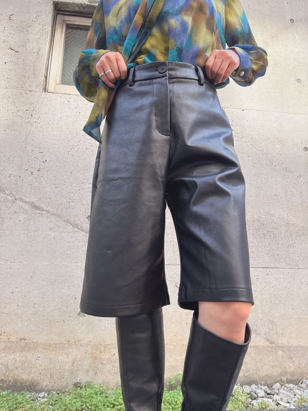Faux leather wide half pants