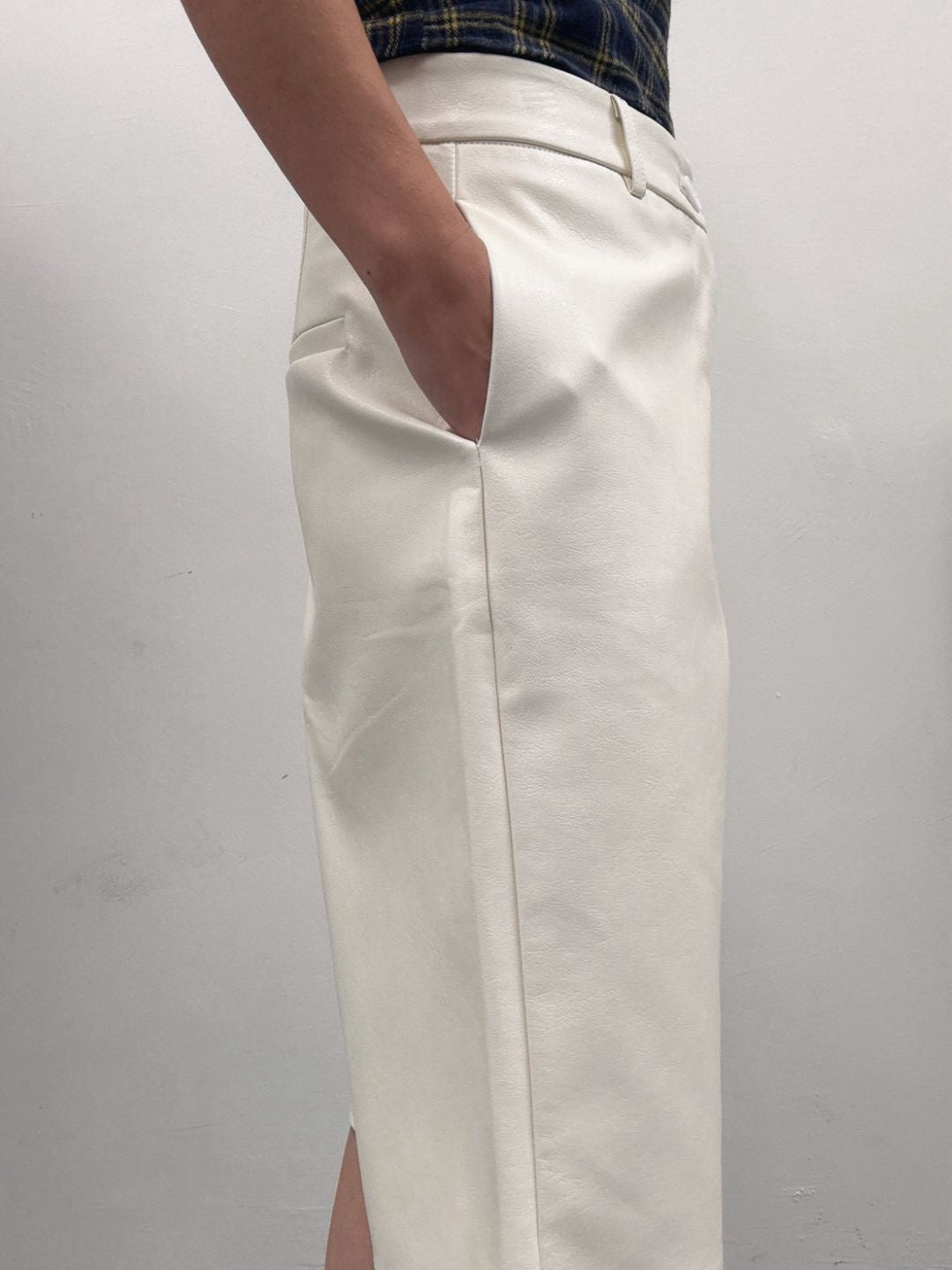 Faux leather wide half pants