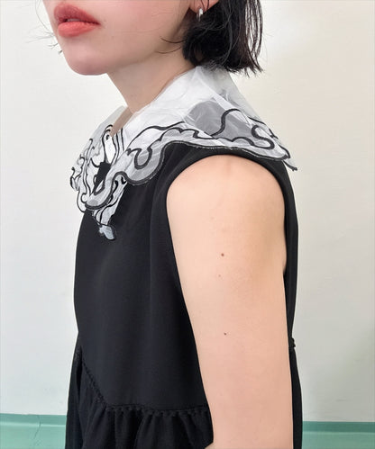 wavy line embroidery false collar