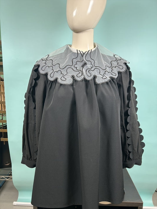 wavy line embroidery false collar