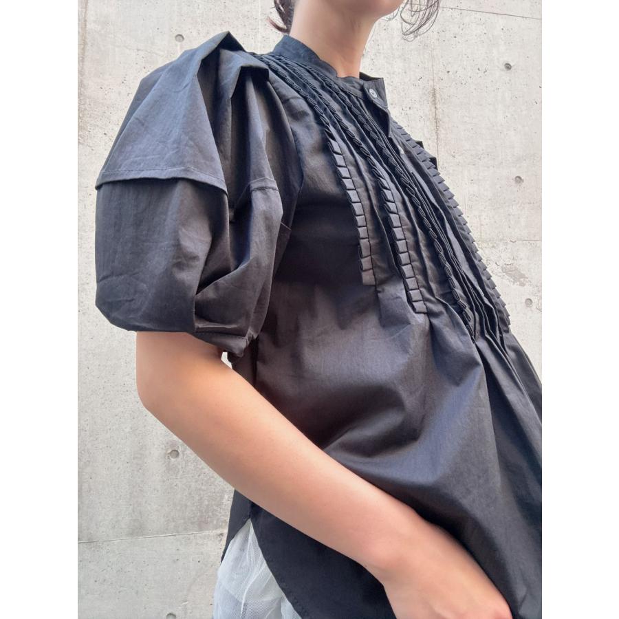 front pintuck volume sleeve blouse